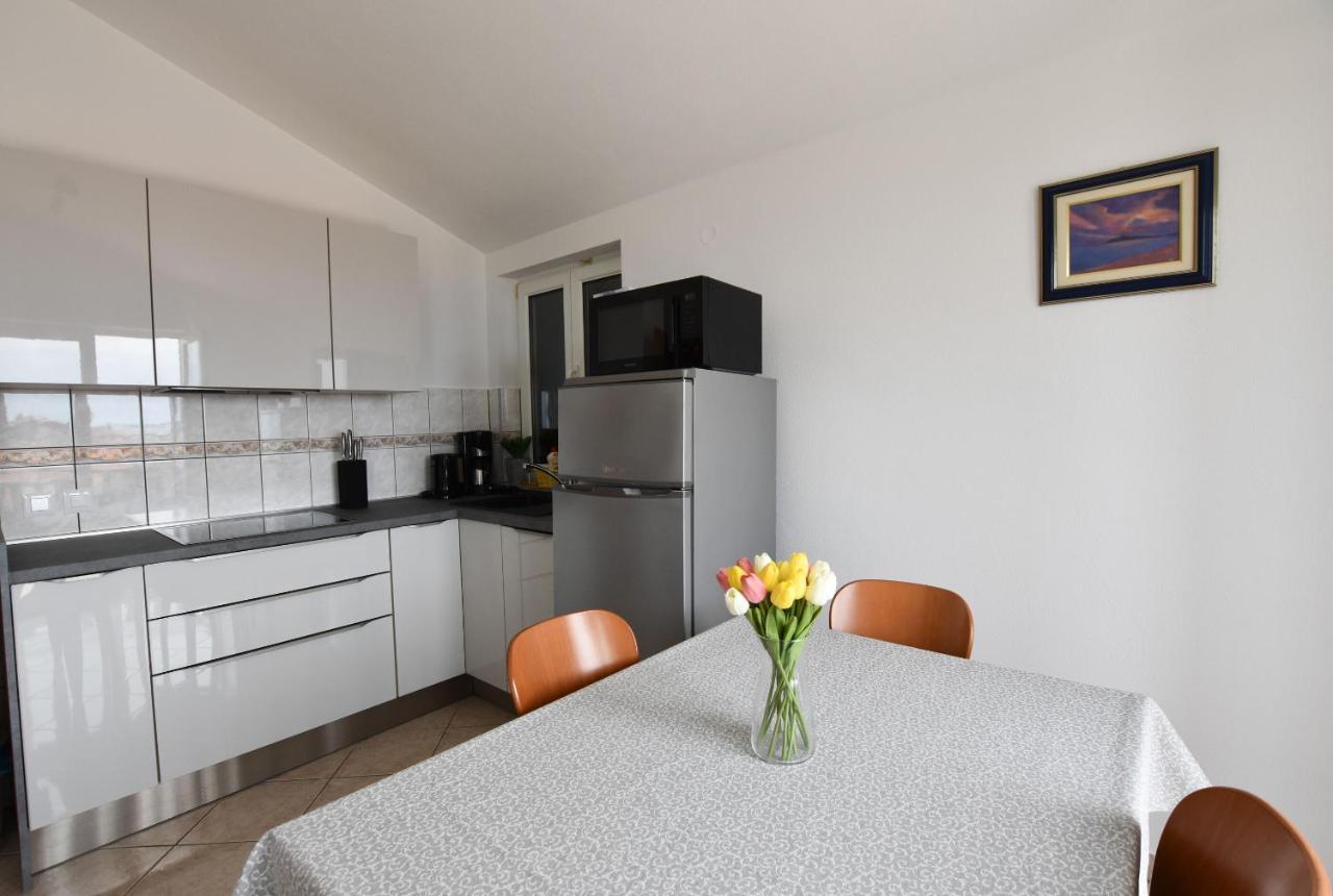 Apartments Karmen I Primosten Luaran gambar