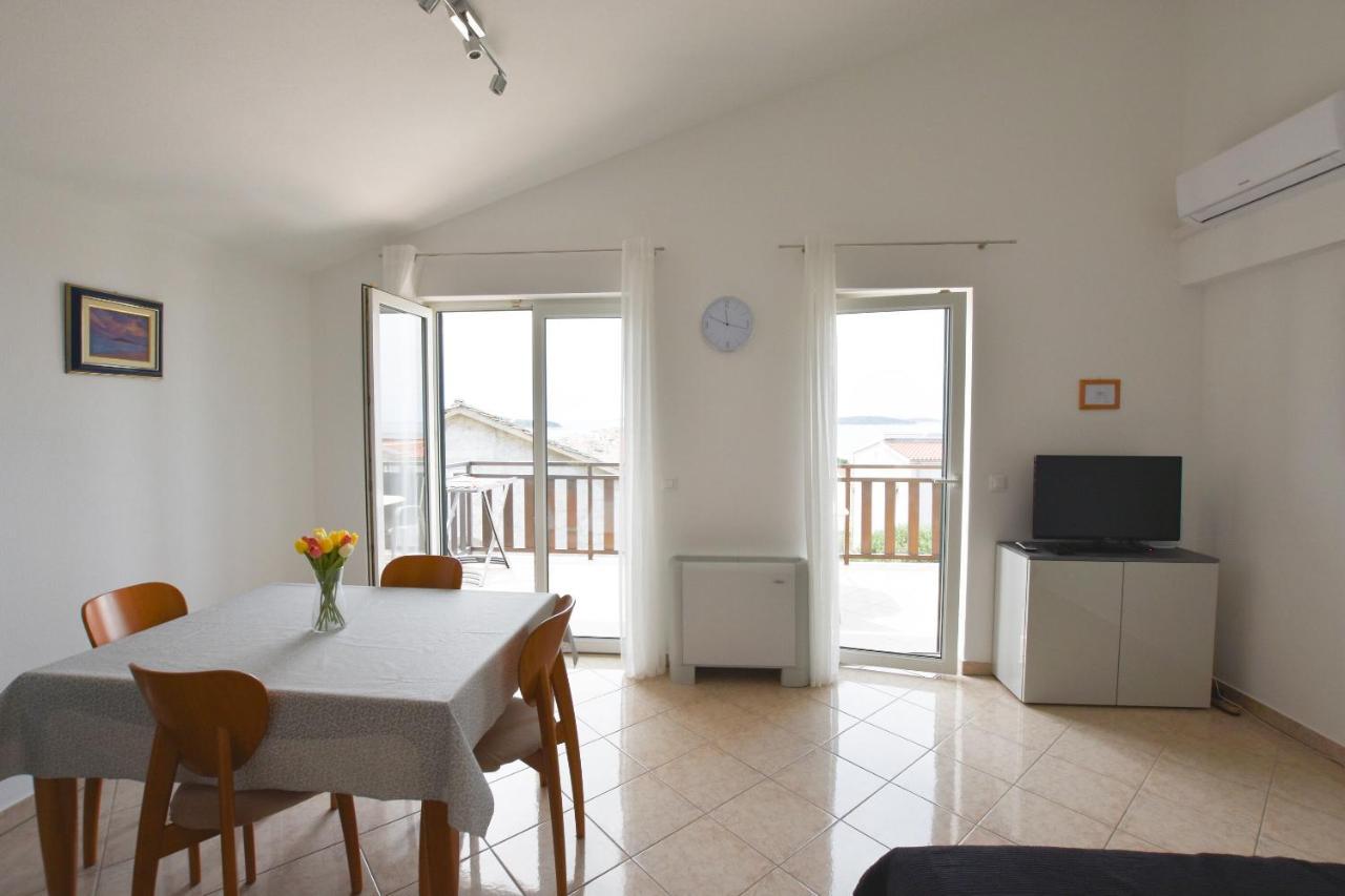 Apartments Karmen I Primosten Luaran gambar