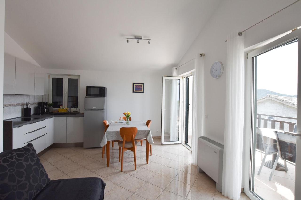 Apartments Karmen I Primosten Luaran gambar