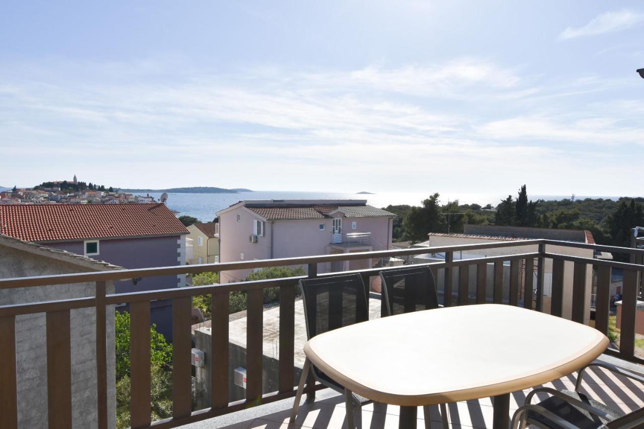Apartments Karmen I Primosten Luaran gambar