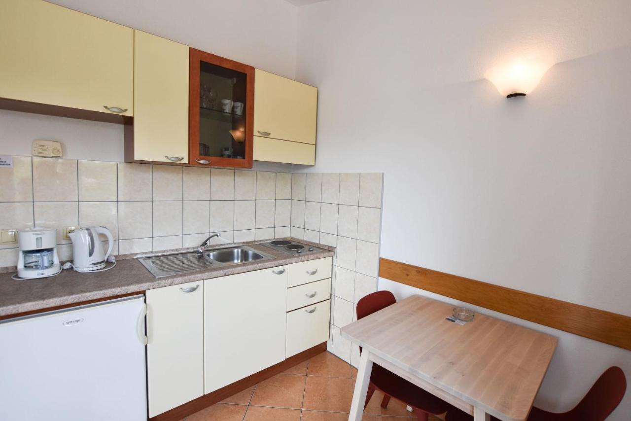 Apartments Karmen I Primosten Luaran gambar