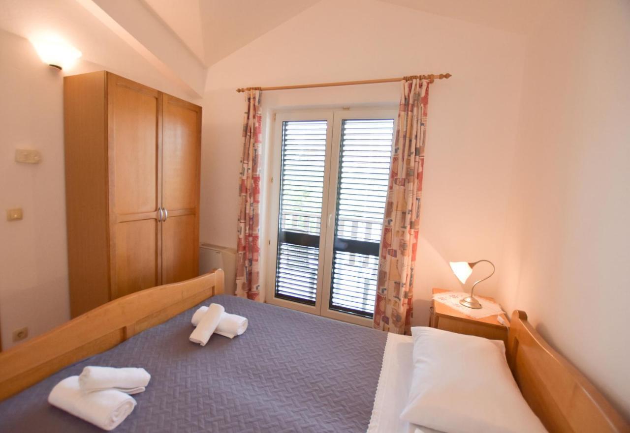 Apartments Karmen I Primosten Luaran gambar