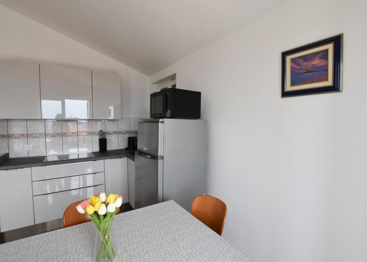 Apartments Karmen I Primosten Luaran gambar