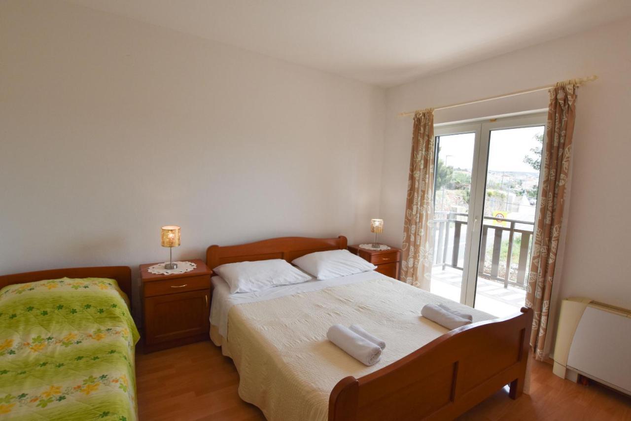 Apartments Karmen I Primosten Luaran gambar