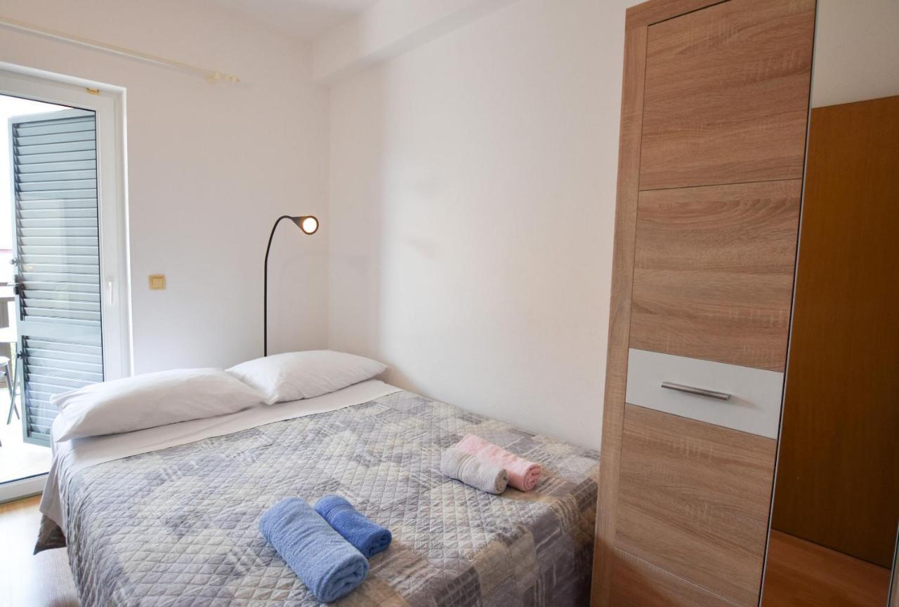 Apartments Karmen I Primosten Luaran gambar