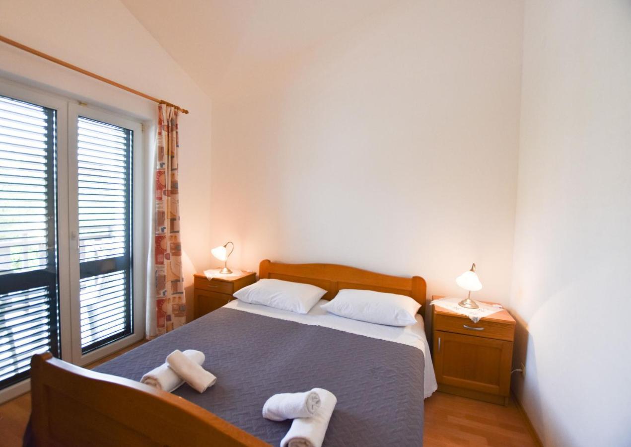 Apartments Karmen I Primosten Luaran gambar