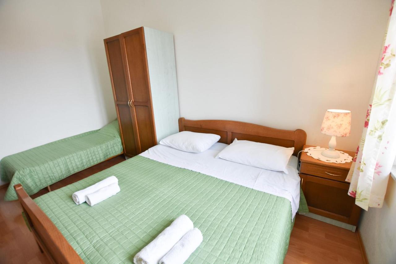 Apartments Karmen I Primosten Luaran gambar