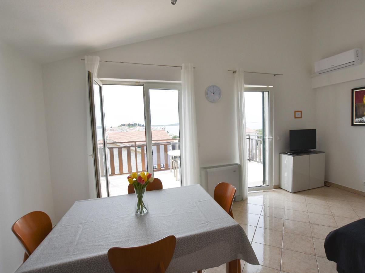 Apartments Karmen I Primosten Luaran gambar