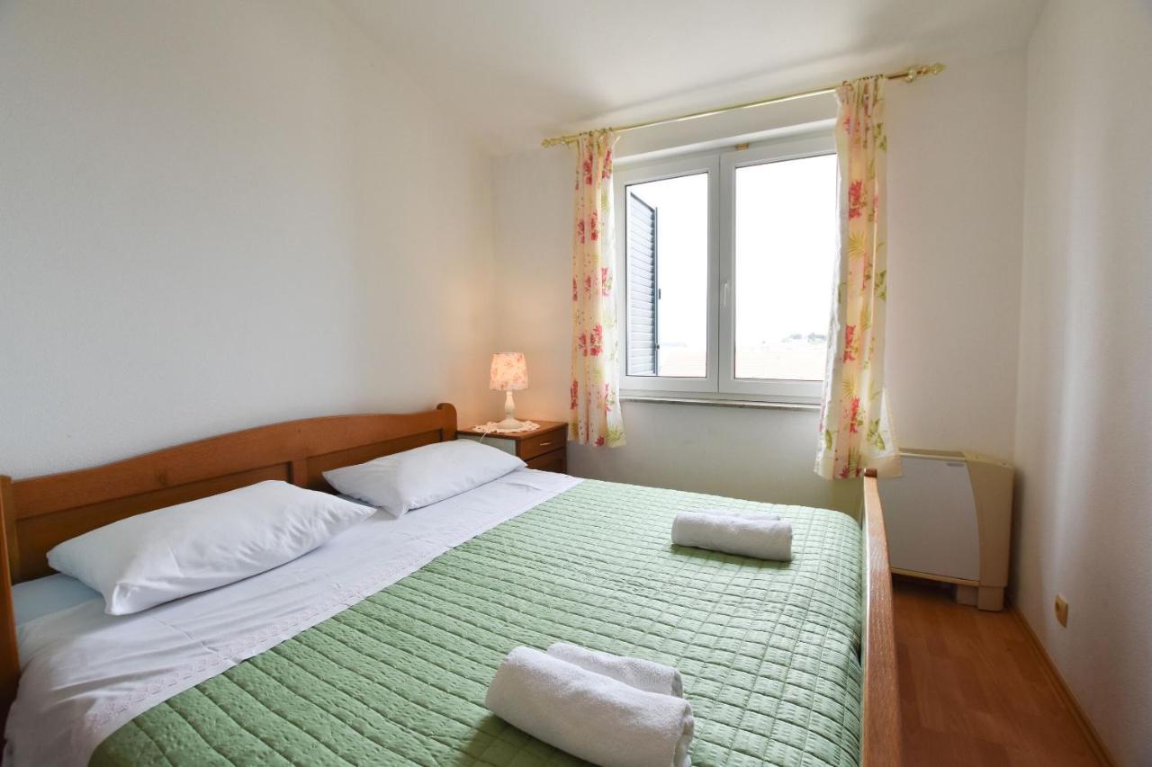 Apartments Karmen I Primosten Luaran gambar