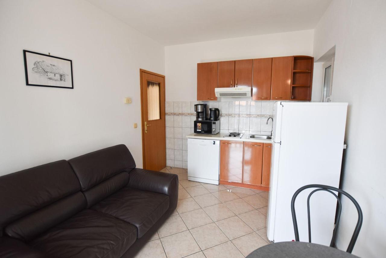 Apartments Karmen I Primosten Luaran gambar