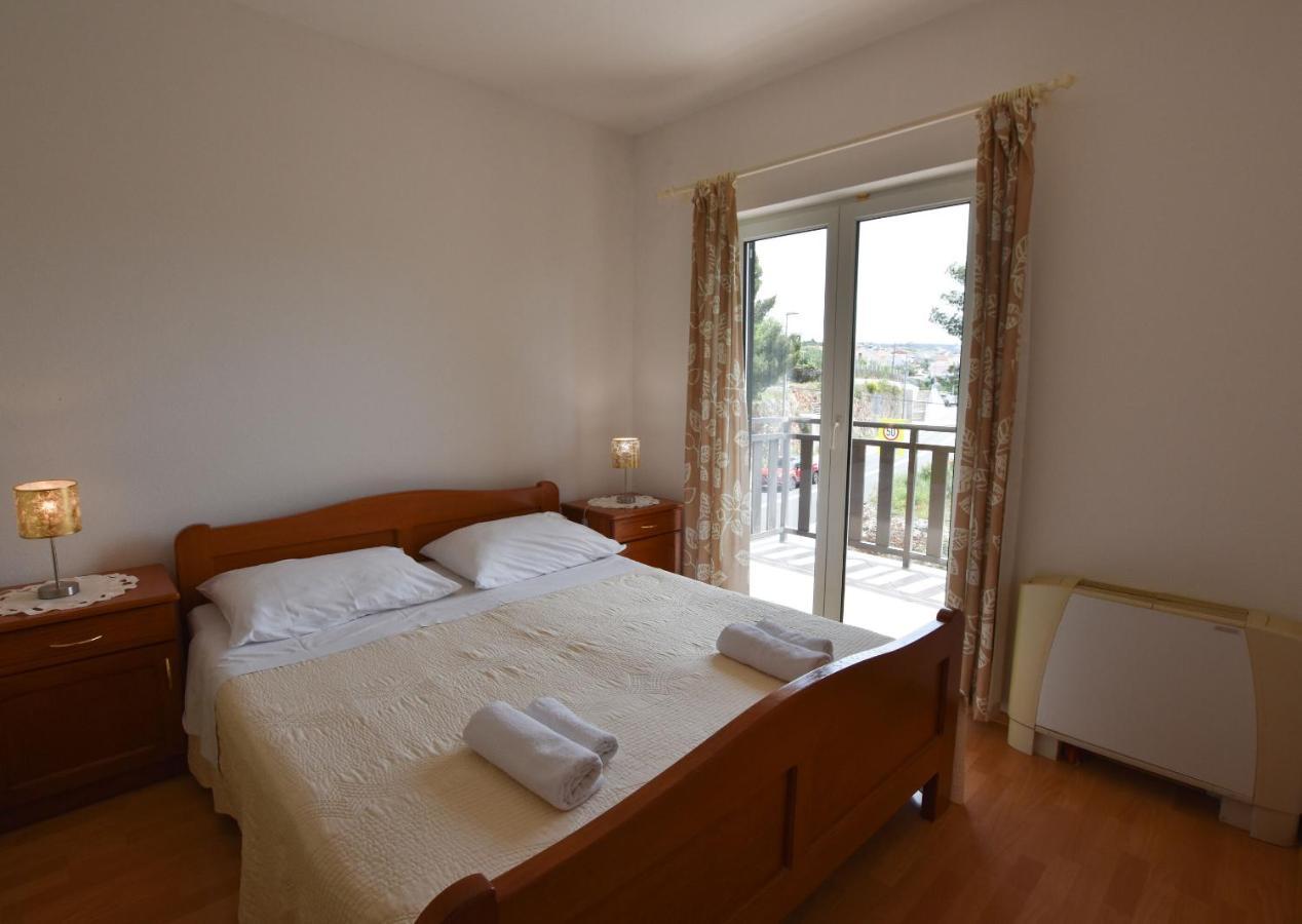 Apartments Karmen I Primosten Luaran gambar