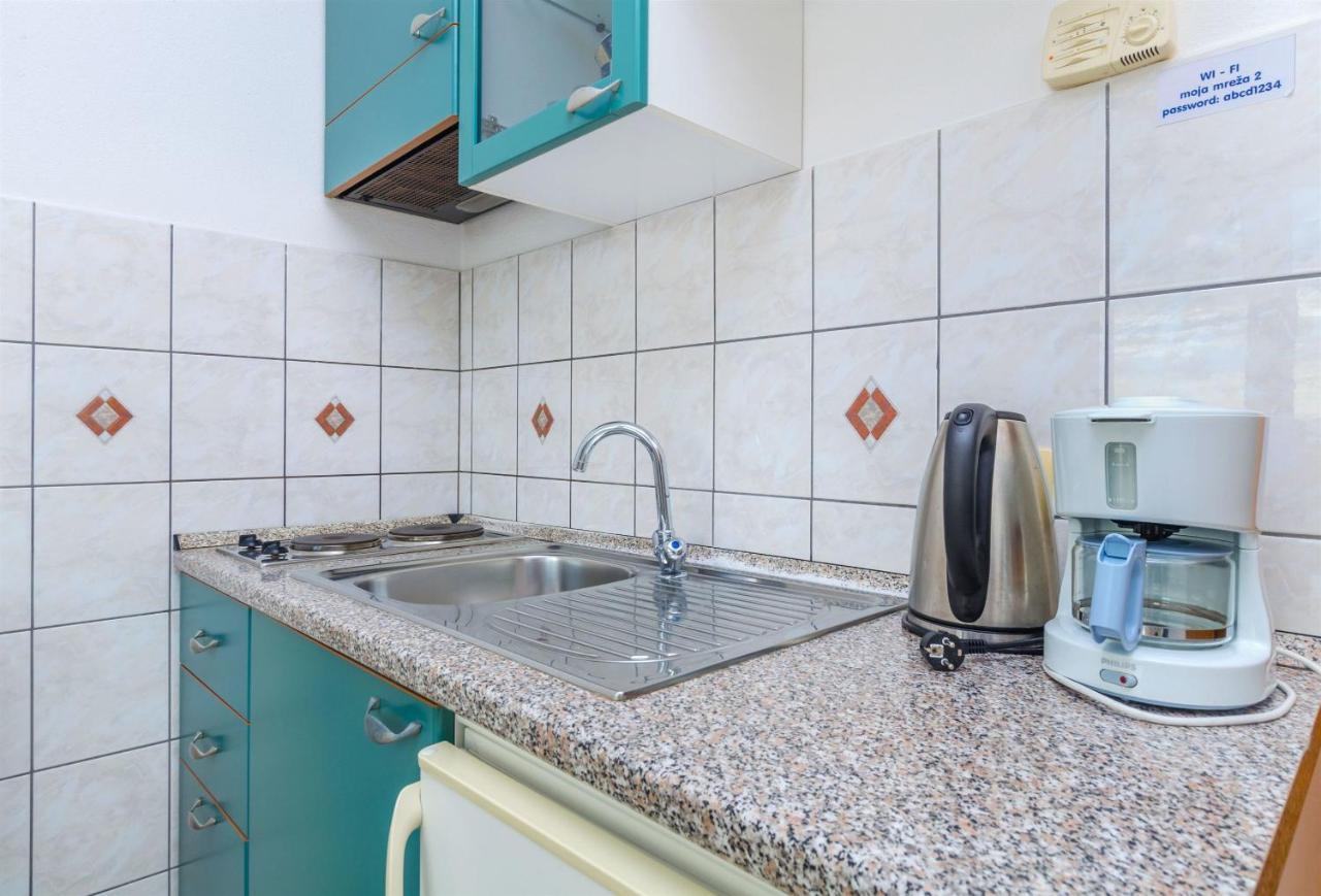 Apartments Karmen I Primosten Luaran gambar