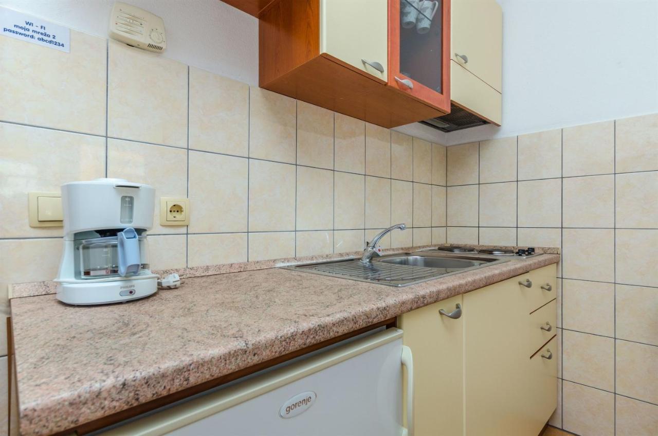 Apartments Karmen I Primosten Luaran gambar