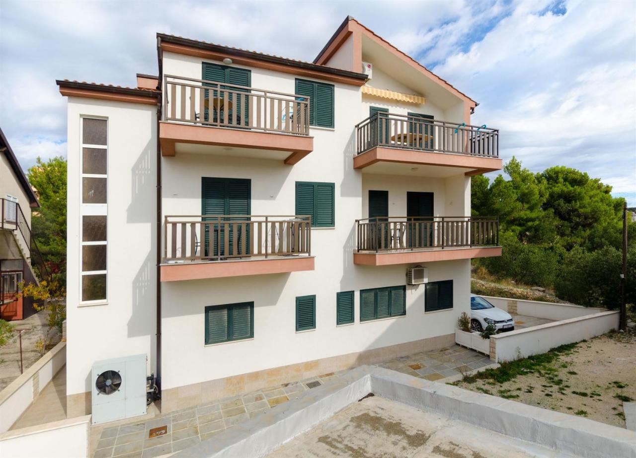Apartments Karmen I Primosten Luaran gambar