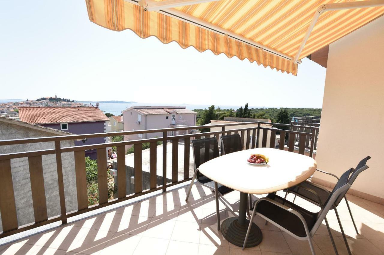 Apartments Karmen I Primosten Luaran gambar